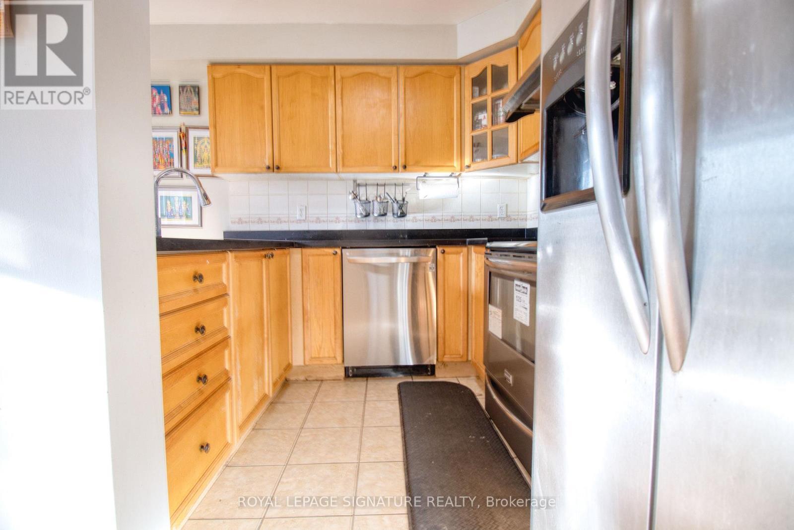 52 - 5980 Whitehorn Avenue, Mississauga, ON - Indoor Photo Showing Kitchen