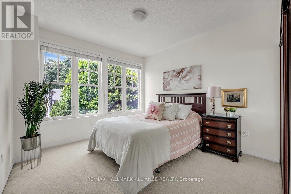 701 - 1011 Deta Road, Mississauga, ON - Indoor Photo Showing Bedroom