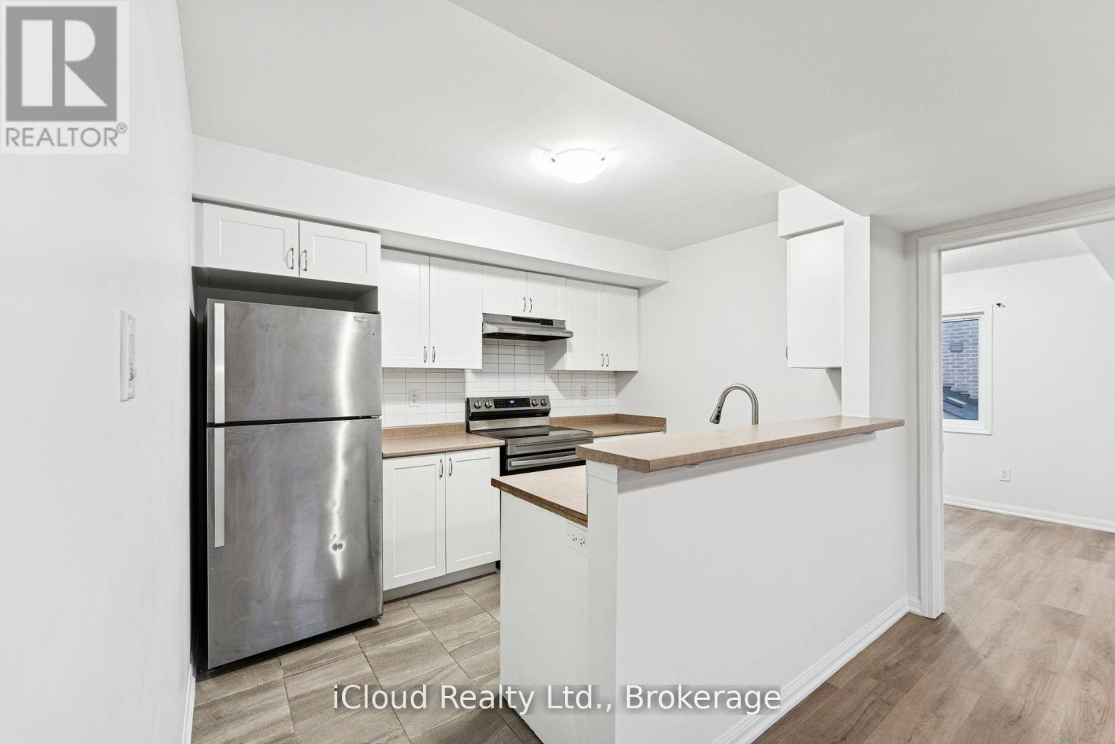193 - 250 Sunny Meadow Boulevard, Brampton, ON - Indoor Photo Showing Kitchen