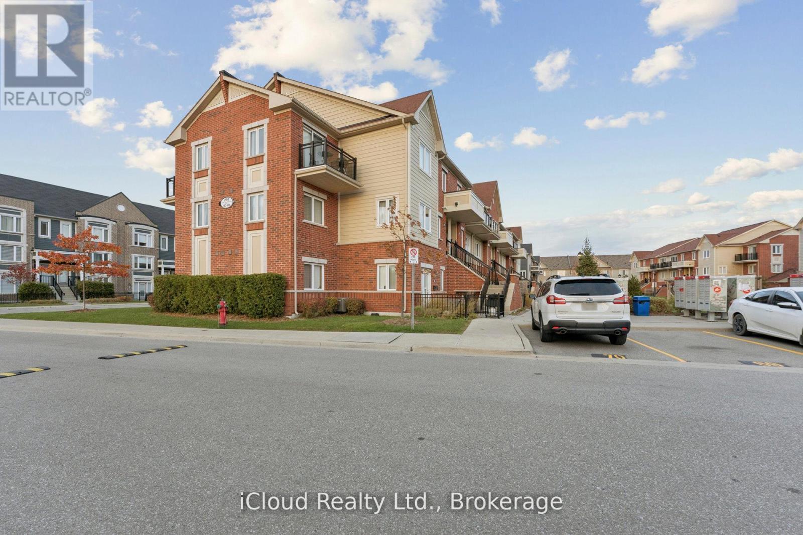 193 - 250 Sunny Meadow Boulevard, Brampton, ON - Outdoor With Facade