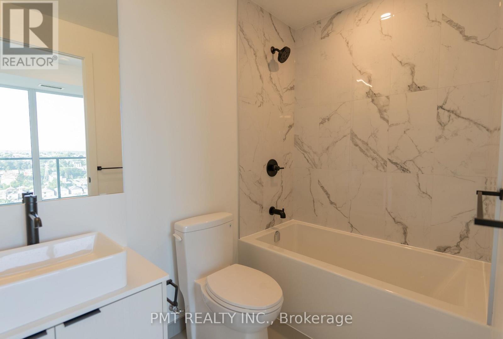 1405 - 1285 Dupont Street, Toronto, ON - Indoor Photo Showing Bathroom