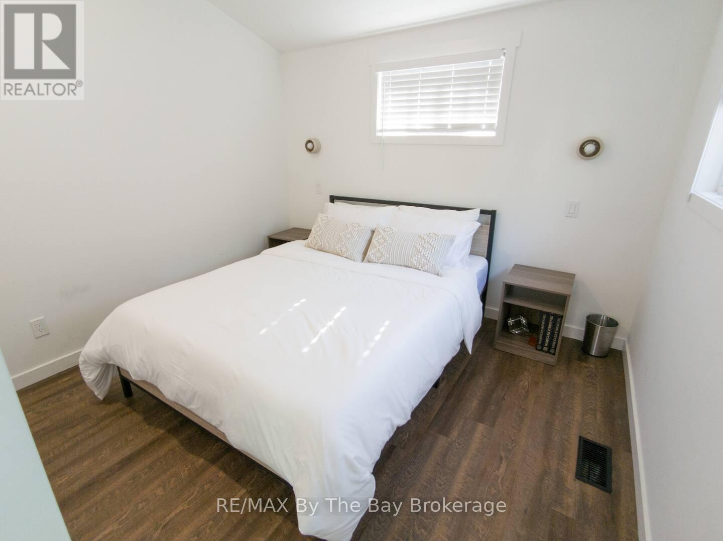 127 Glenlake Boulevard, Collingwood, ON - Indoor Photo Showing Bedroom