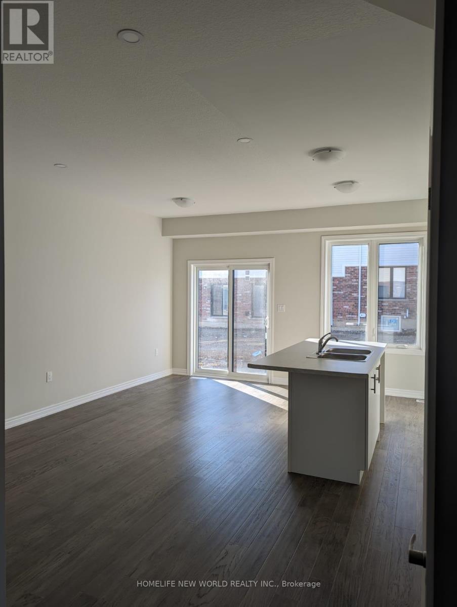 18 - 30 Mia Drive, Hamilton, ON - Indoor Photo Showing Other Room