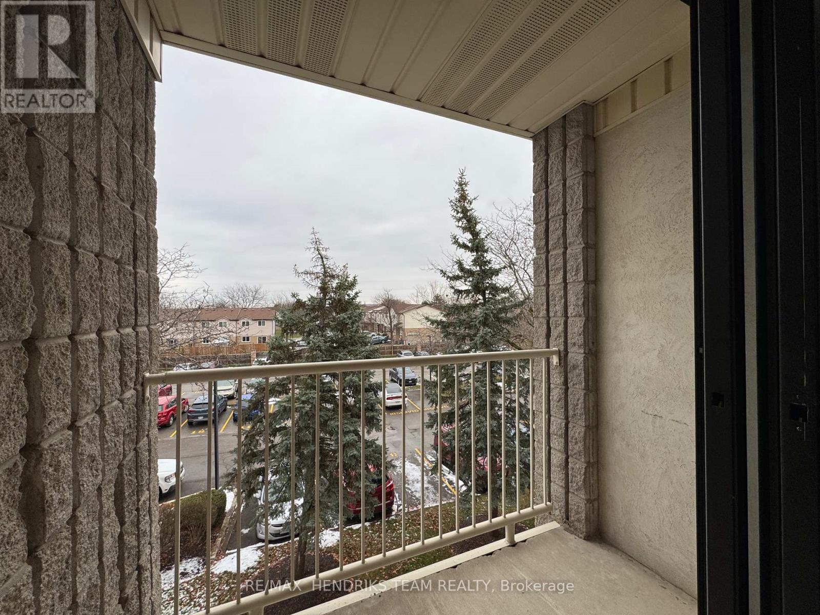 302 - 128 St Augustine Drive, St. Catharines (Secord Woods), ON - Outdoor With Exterior