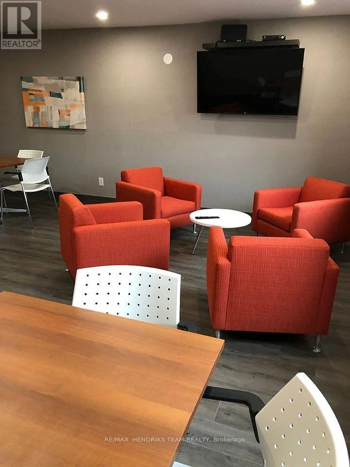 302 - 128 St Augustine Drive, St. Catharines (Secord Woods), ON - Indoor