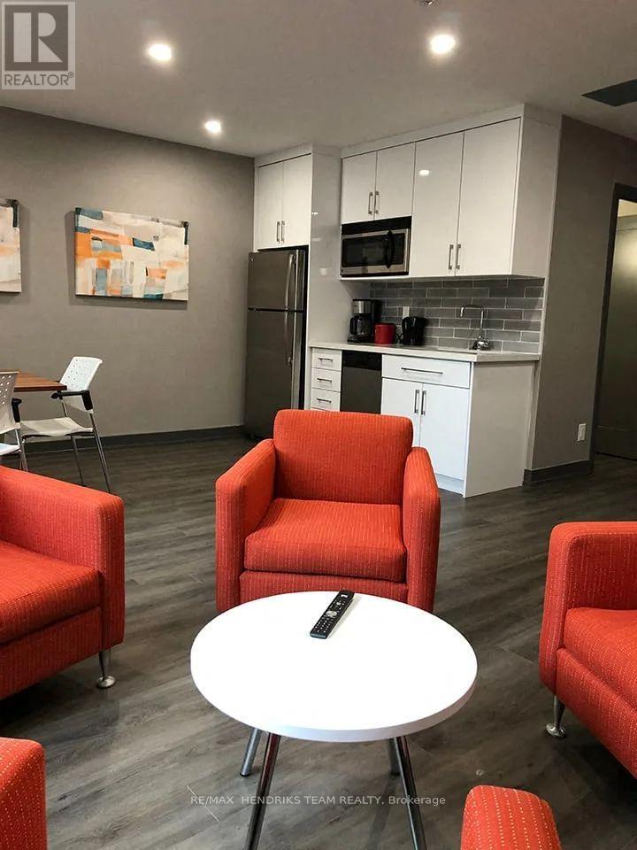 302 - 128 St Augustine Drive, St. Catharines (Secord Woods), ON - Indoor