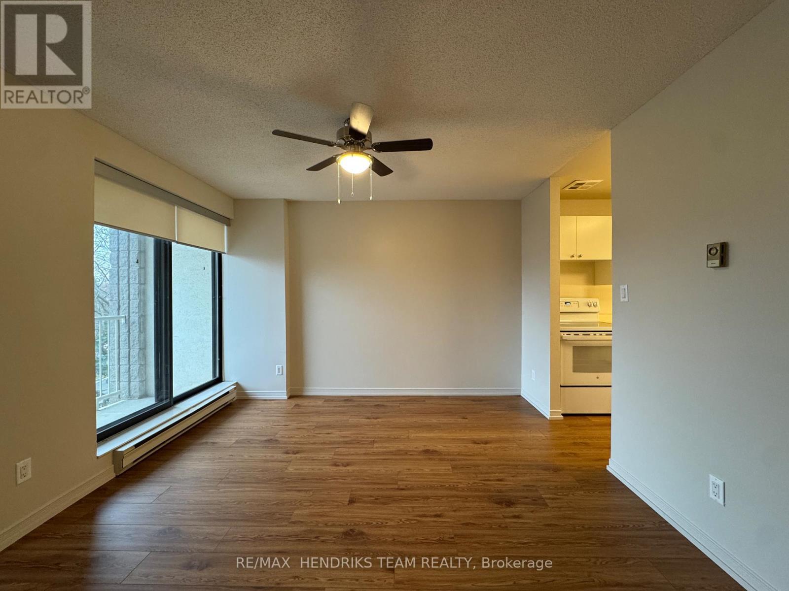 302 - 128 St Augustine Drive, St. Catharines (Secord Woods), ON - Indoor Photo Showing Other Room