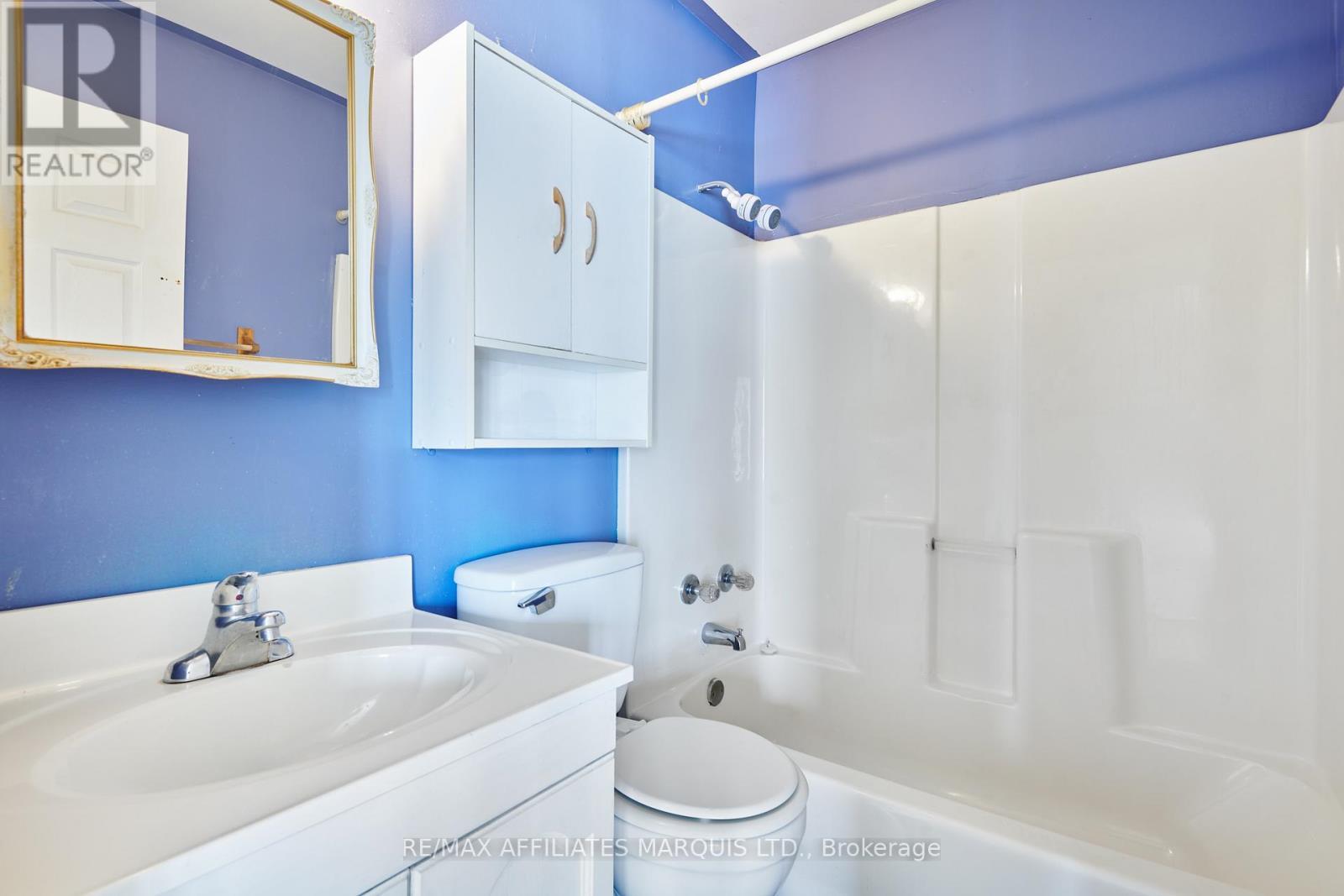 418 Dominion Street, North Glengarry, ON - Indoor Photo Showing Bathroom