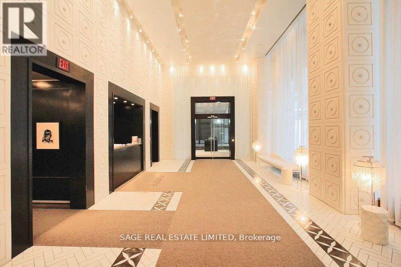 202 - 20 Blue Jays Way, Toronto, ON - Indoor Photo Showing Other Room