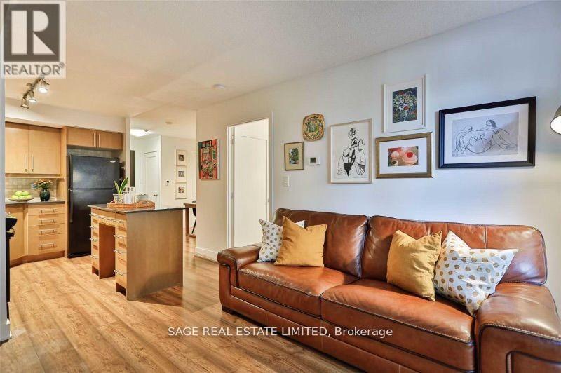 202 - 20 Blue Jays Way, Toronto, ON - Indoor Photo Showing Other Room