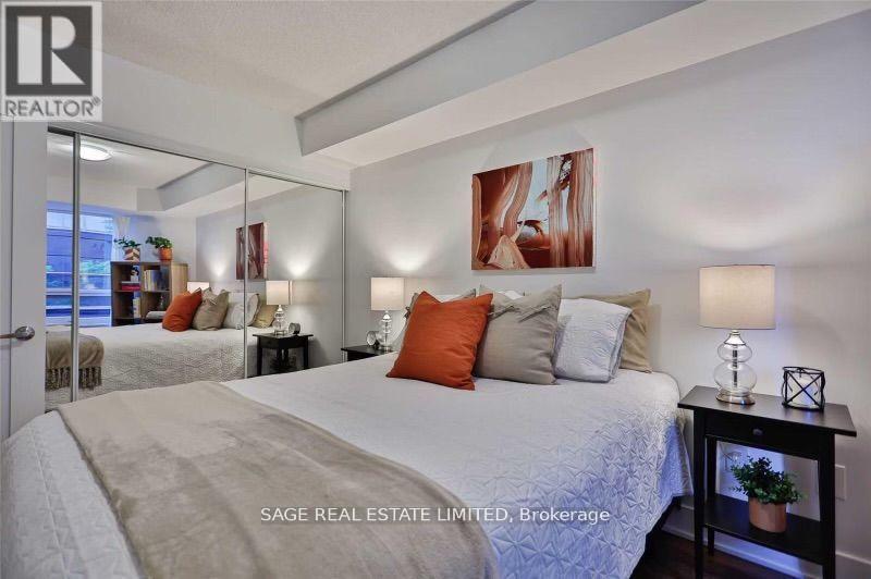 202 - 20 Blue Jays Way, Toronto, ON - Indoor Photo Showing Bedroom