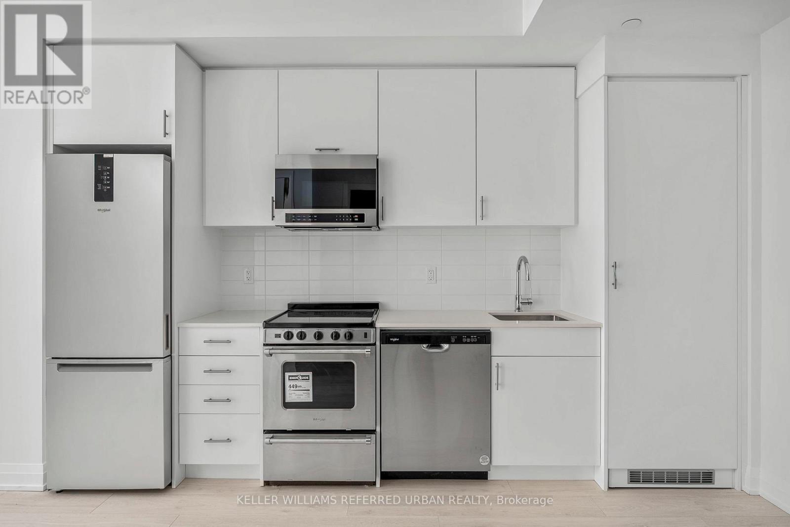 511 - 412 Silver Maple Road, Oakville, ON - Indoor Photo Showing Kitchen