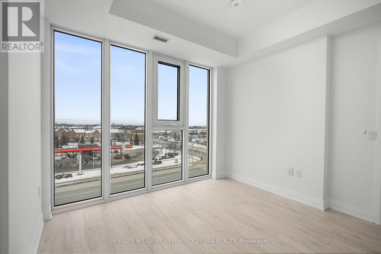 511 - 412 Silver Maple Road, Oakville, ON - Indoor Photo Showing Other Room