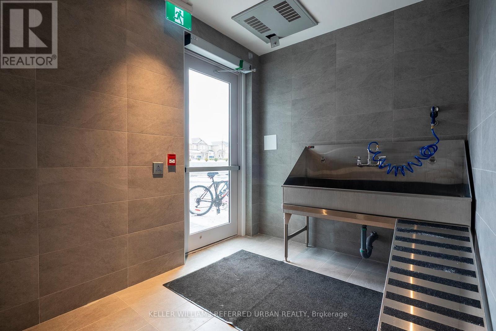 511 - 412 Silver Maple Road, Oakville, ON - Indoor