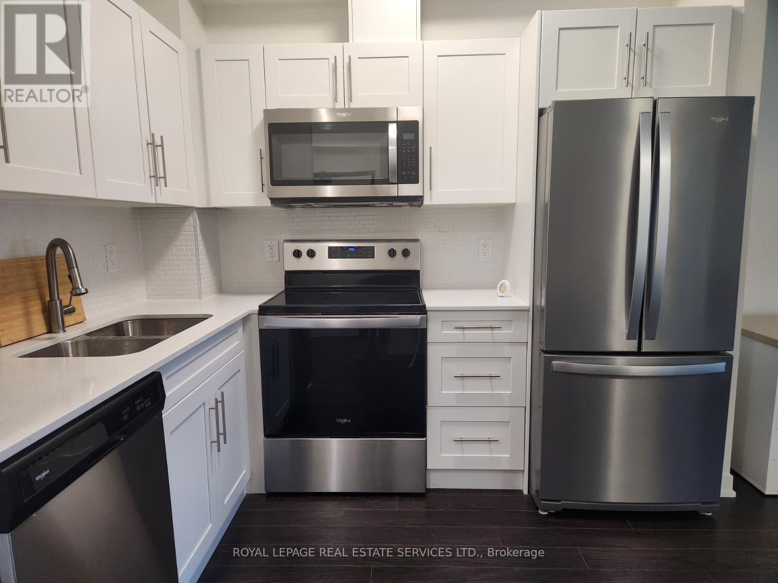 1510 - 128 King Street N, Waterloo, ON - Indoor Photo Showing Kitchen With Stainless Steel Kitchen With Double Sink