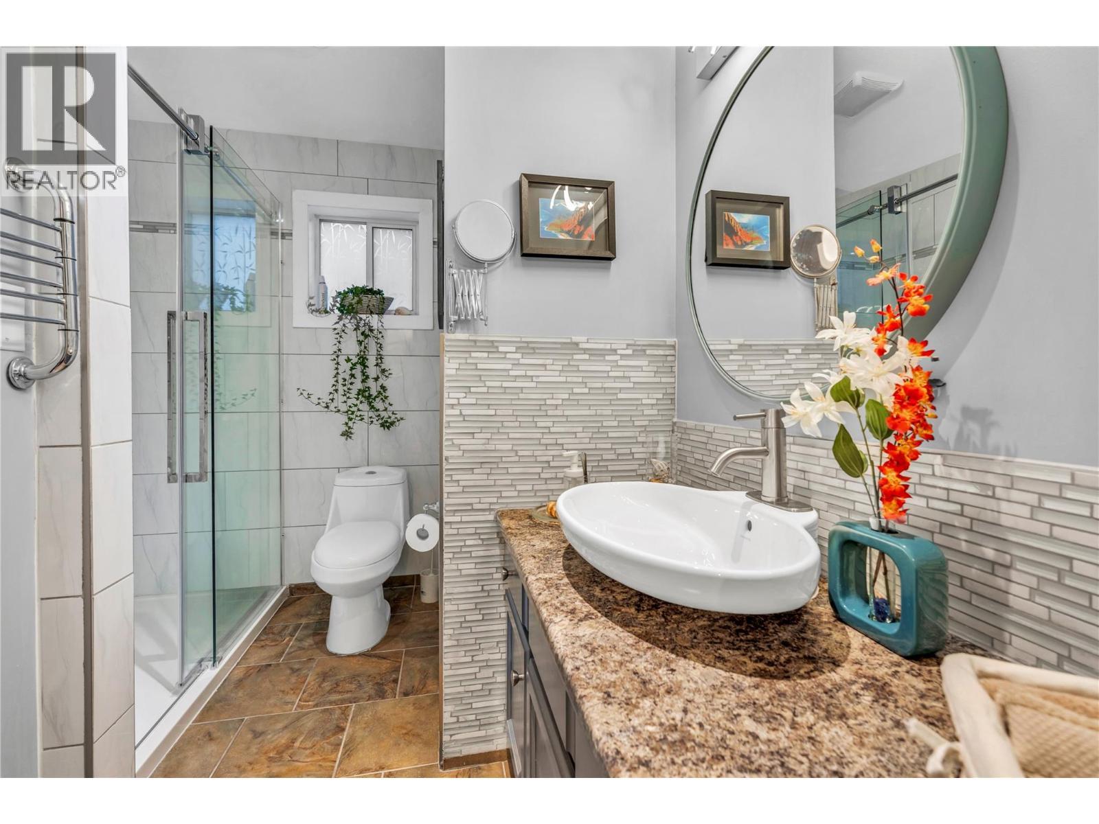 156 Stevens Court, Penticton, BC - Indoor Photo Showing Bathroom