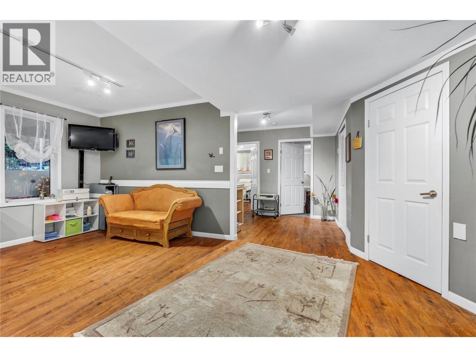 156 Stevens Court, Penticton, BC - Indoor Photo Showing Other Room