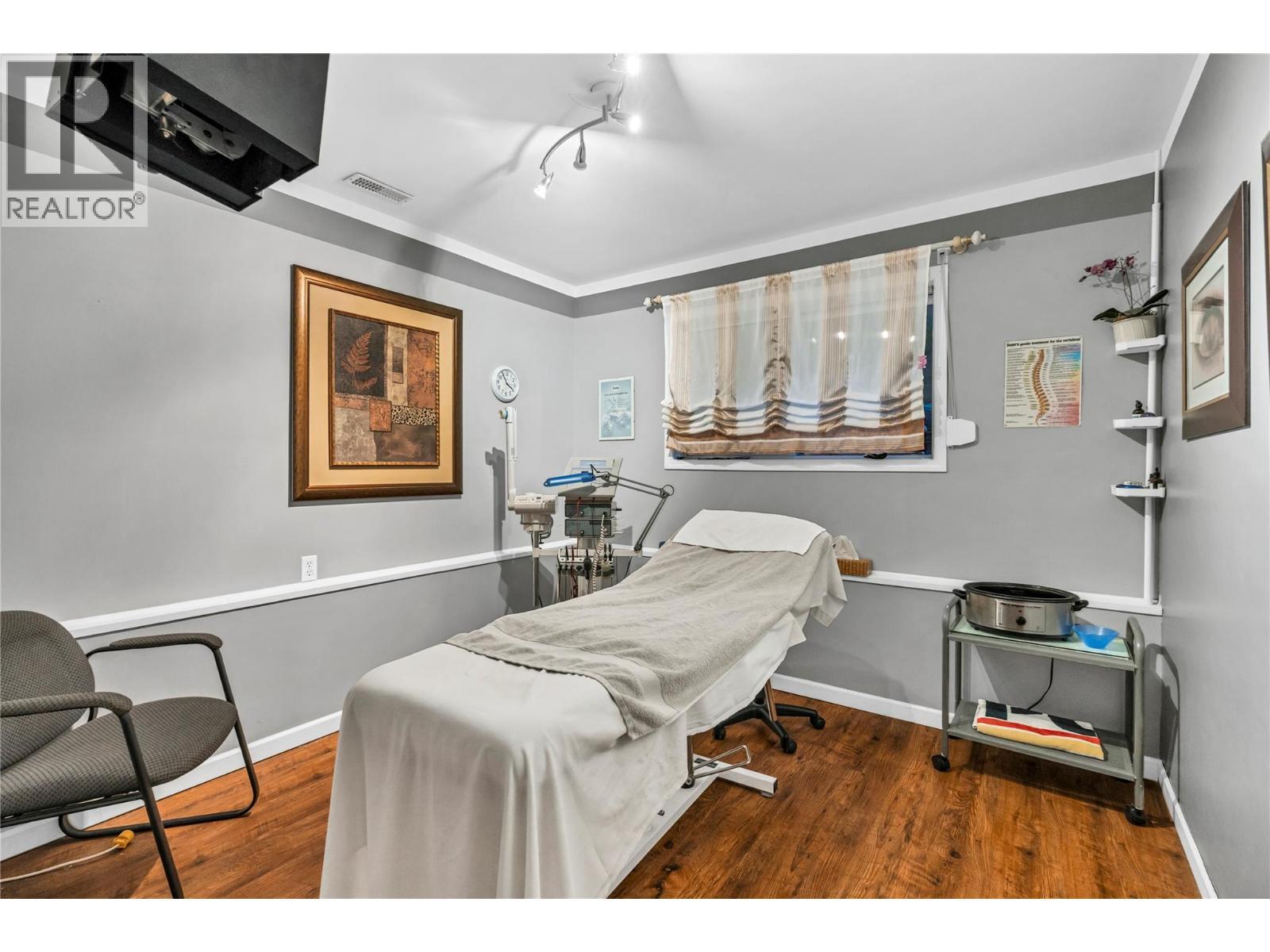 156 Stevens Court, Penticton, BC - Indoor