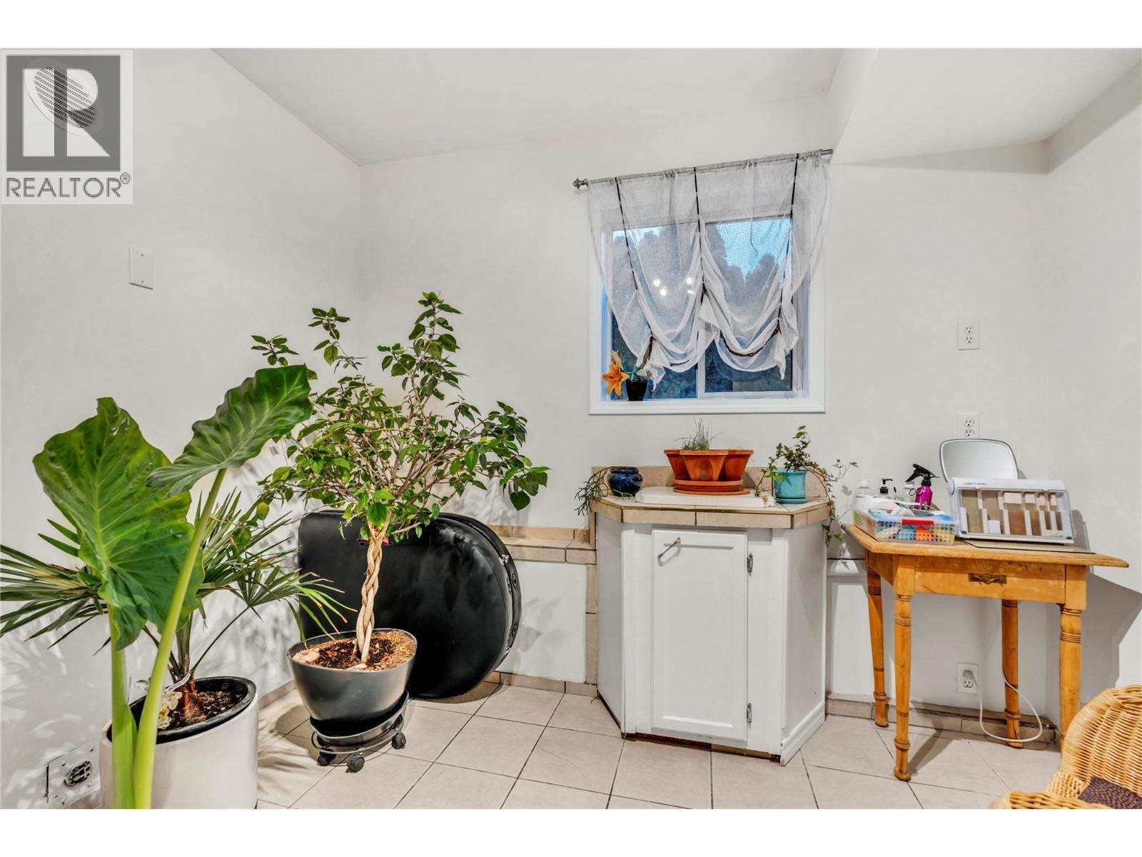 156 Stevens Court, Penticton, BC - Indoor