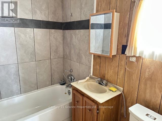 9 Martha Drive, Mckellar, ON - Indoor Photo Showing Bathroom