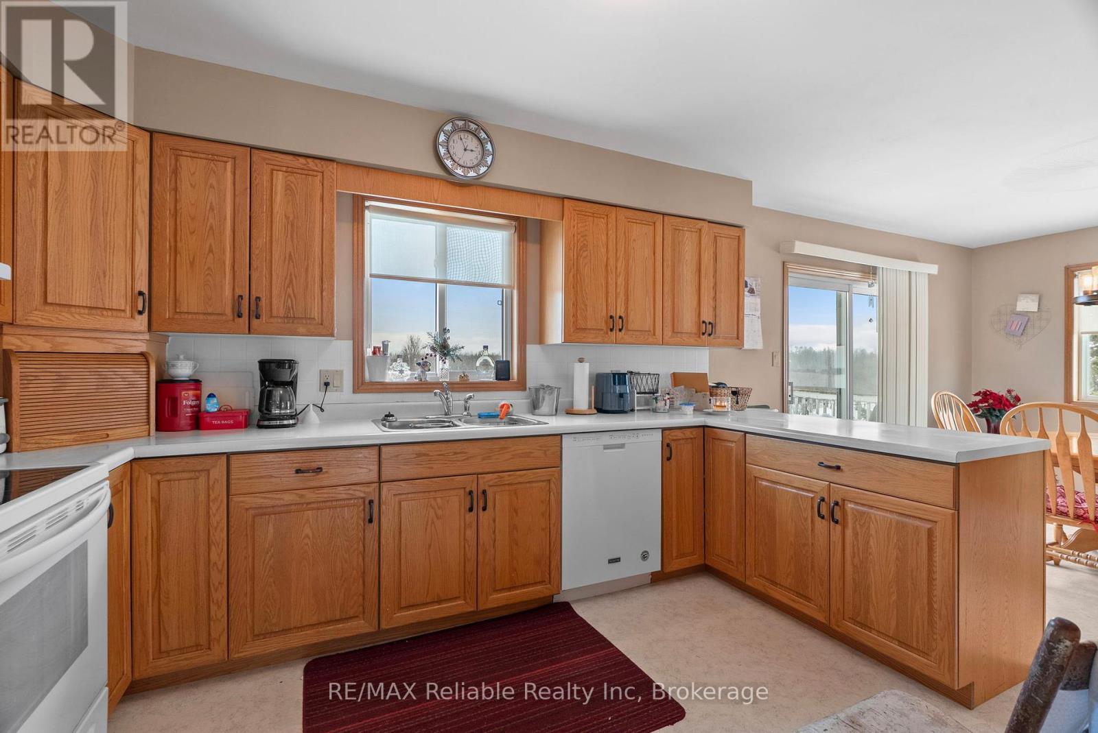 82675 Perth Road 180 Road, Huron East (Mckillop), ON - Indoor Photo Showing Kitchen With Double Sink