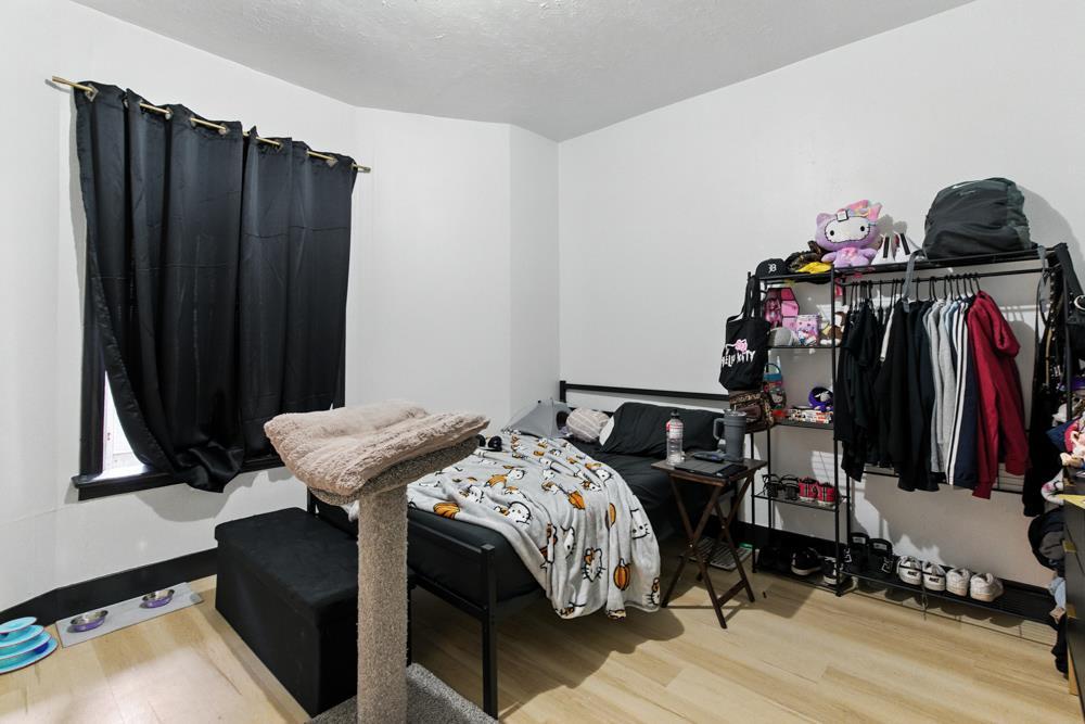 10260 95 St, Edmonton, AB - Indoor