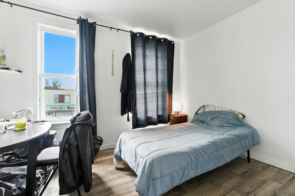 10260 95 St, Edmonton, AB - Indoor Photo Showing Bedroom