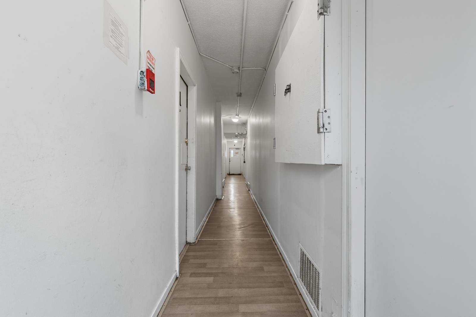 9519 103 Avenue, Edmonton, AB - Indoor Photo Showing Other Room