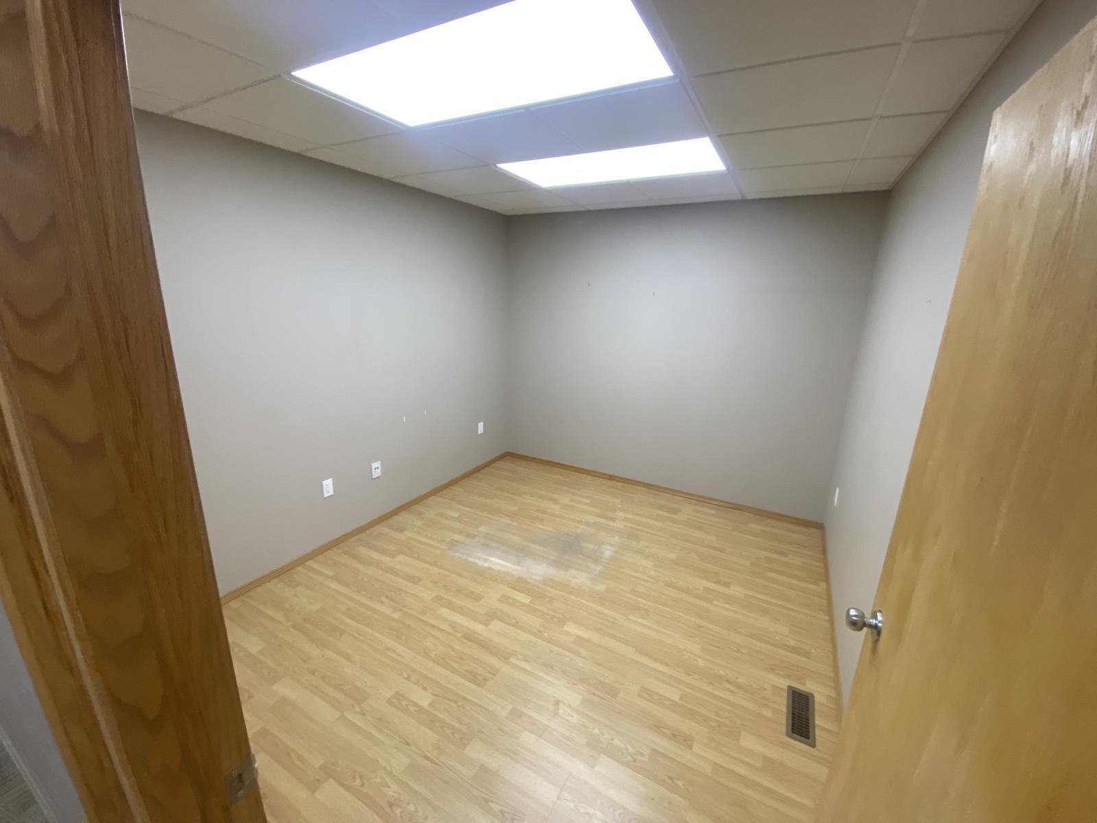 4918 50 Avenue, Vegreville, AB