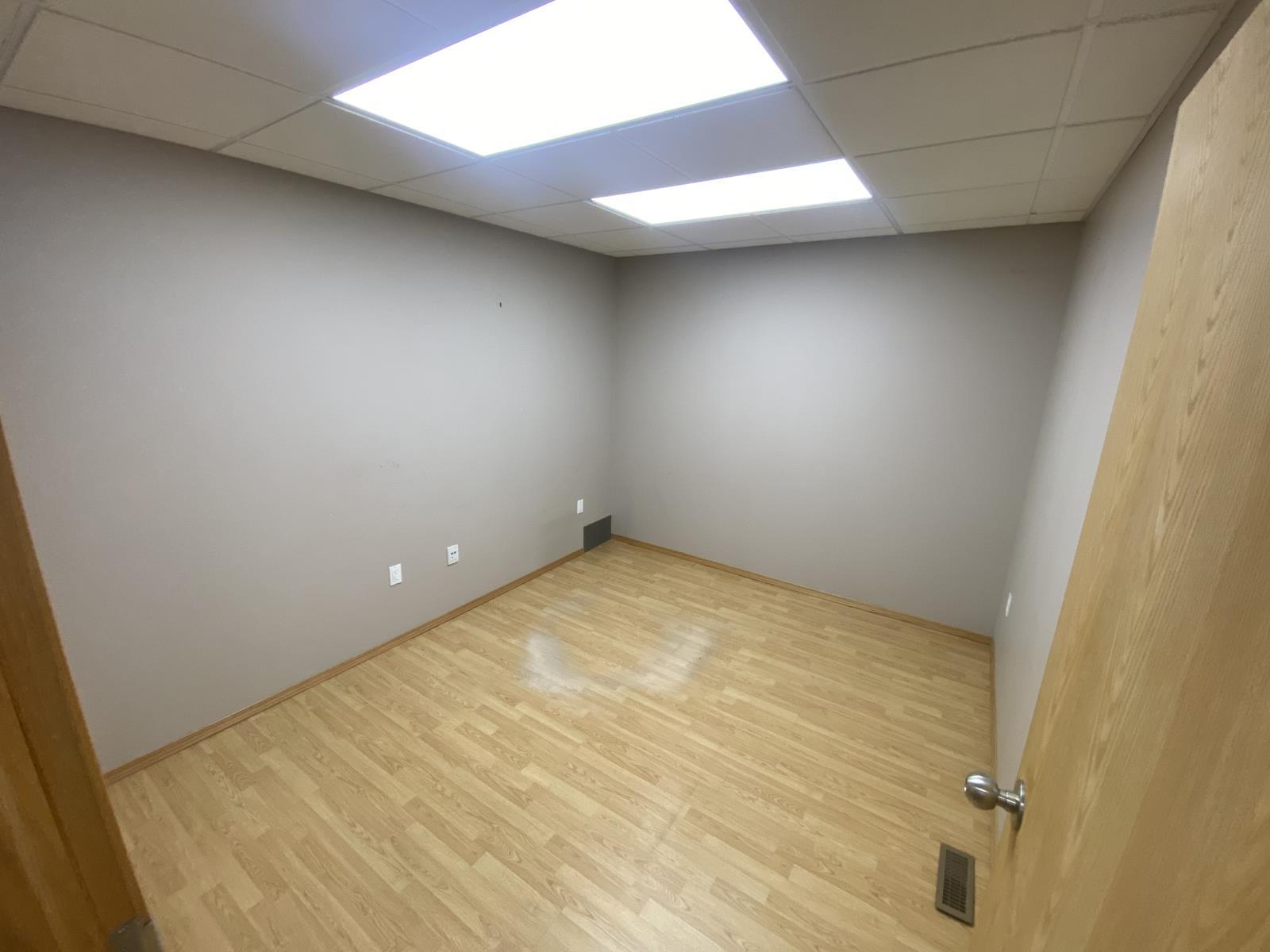 4918 50 Avenue, Vegreville, AB