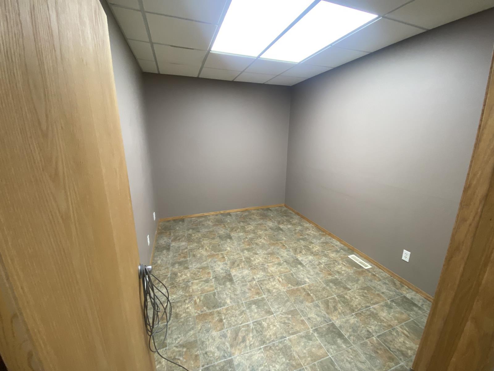 4918 50 Avenue, Vegreville, AB