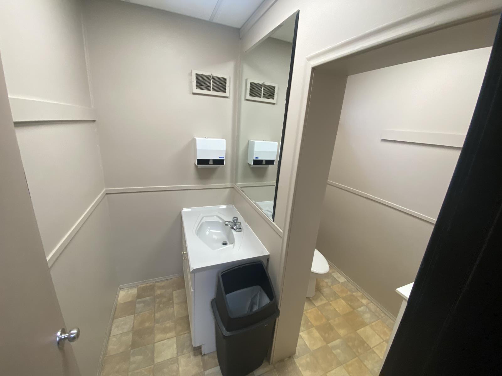 4918 50 Avenue, Vegreville, AB