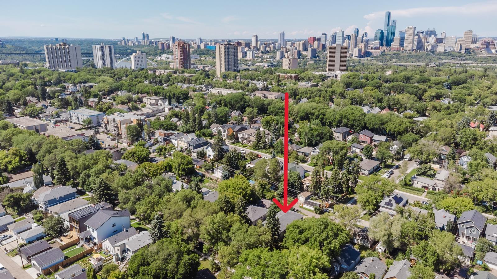 8504 98 Street, Edmonton, AB - Outdoor With View