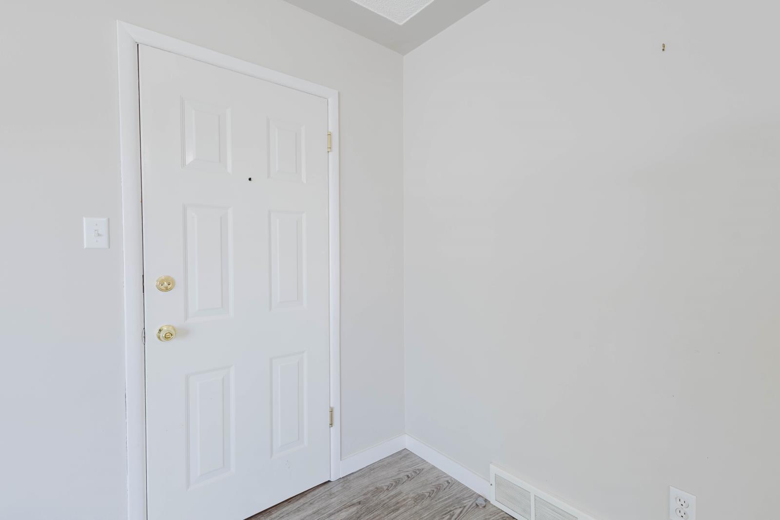 8504 98 Street, Edmonton, AB - Indoor Photo Showing Other Room