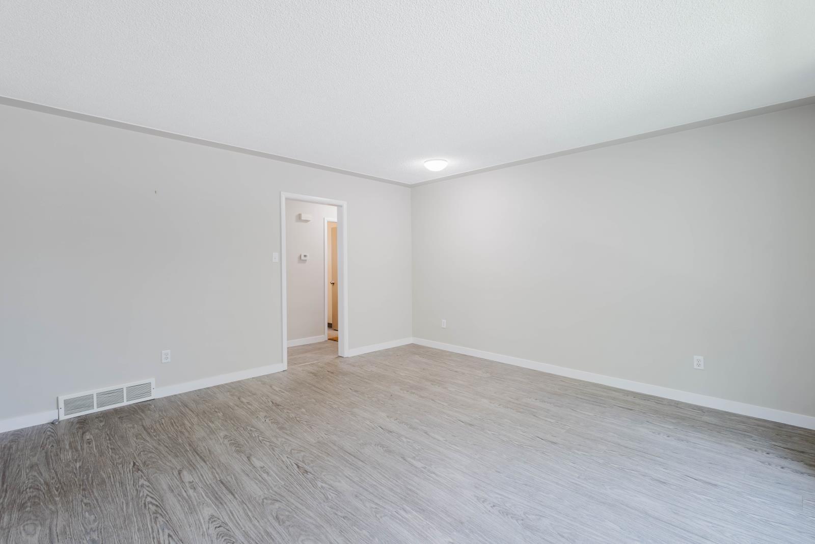 8504 98 Street, Edmonton, AB - Indoor Photo Showing Other Room