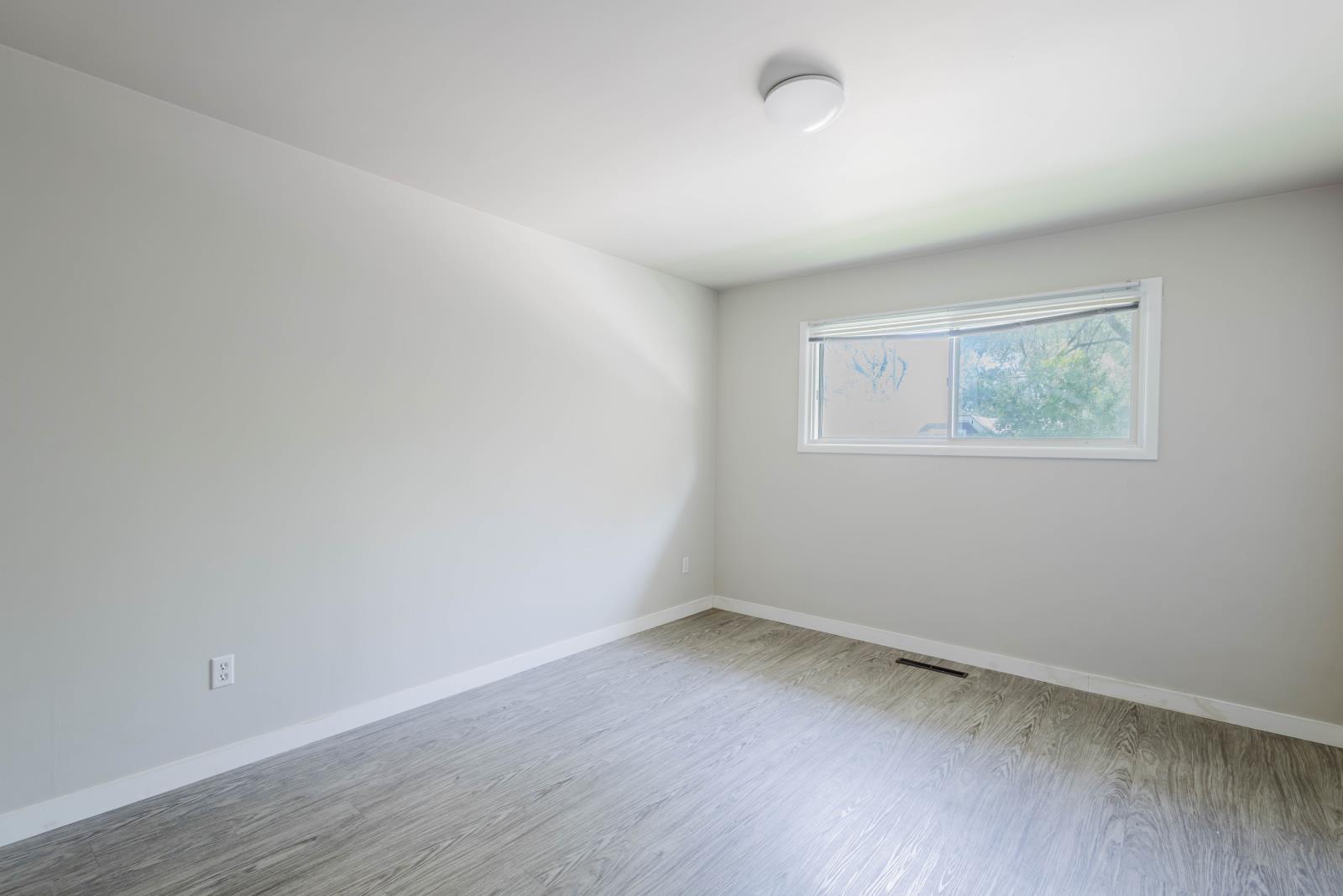 8504 98 Street, Edmonton, AB - Indoor Photo Showing Other Room
