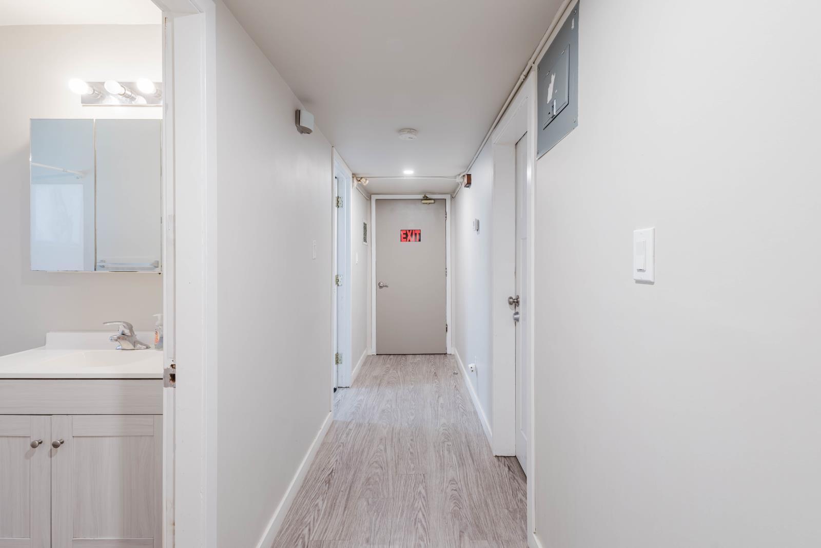 8504 98 Street, Edmonton, AB - Indoor Photo Showing Other Room