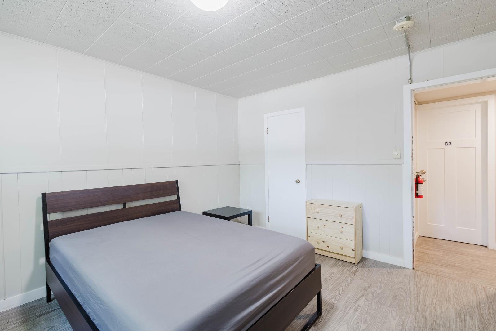 8504 98 Street, Edmonton, AB - Indoor Photo Showing Bedroom