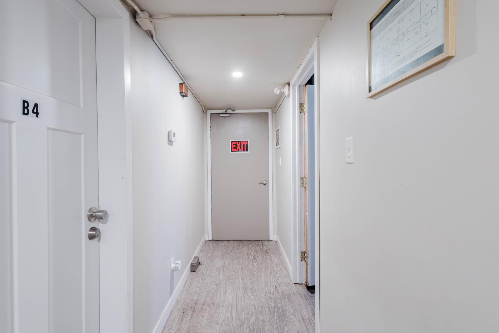 8504 98 Street, Edmonton, AB - Indoor