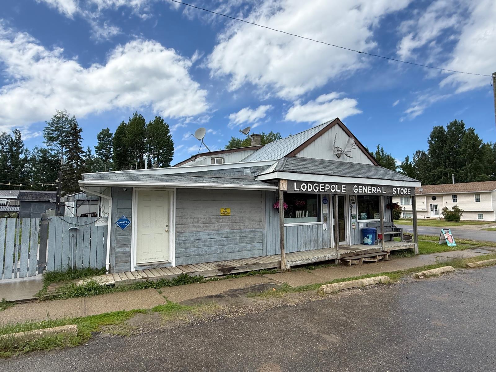 5214 47 St, Lodgepole, AB