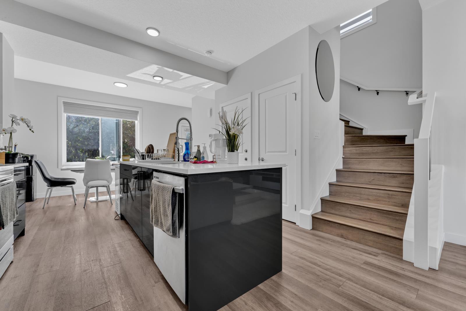 7903 122 Avenue, Edmonton, AB - Indoor