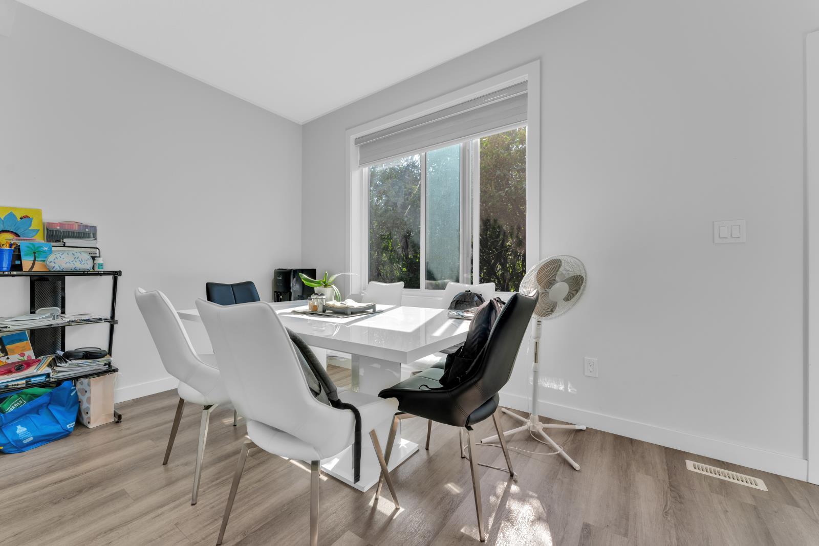 7903 122 Avenue, Edmonton, AB - Indoor Photo Showing Dining Room