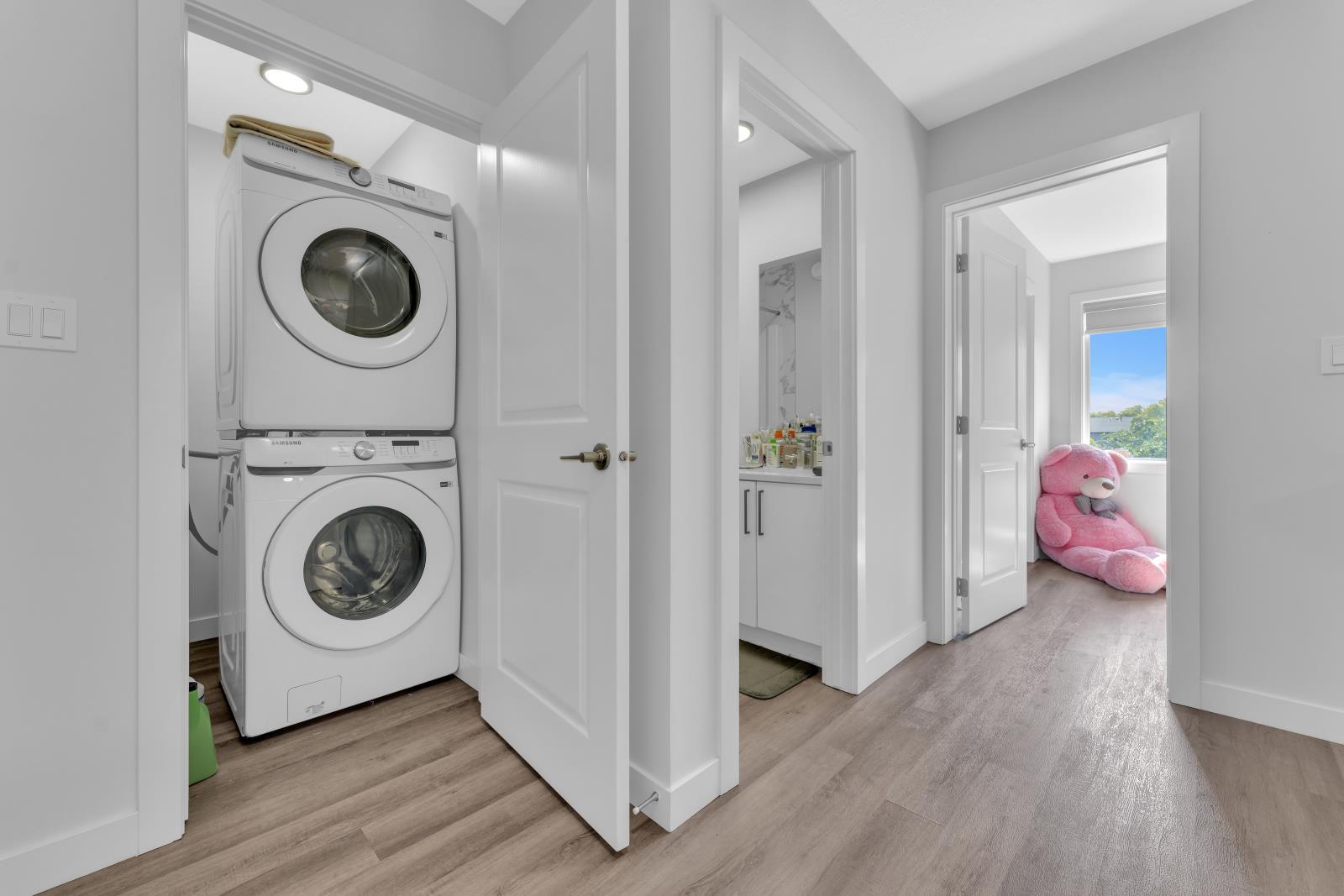 7903 122 Avenue, Edmonton, AB - Indoor Photo Showing Laundry Room