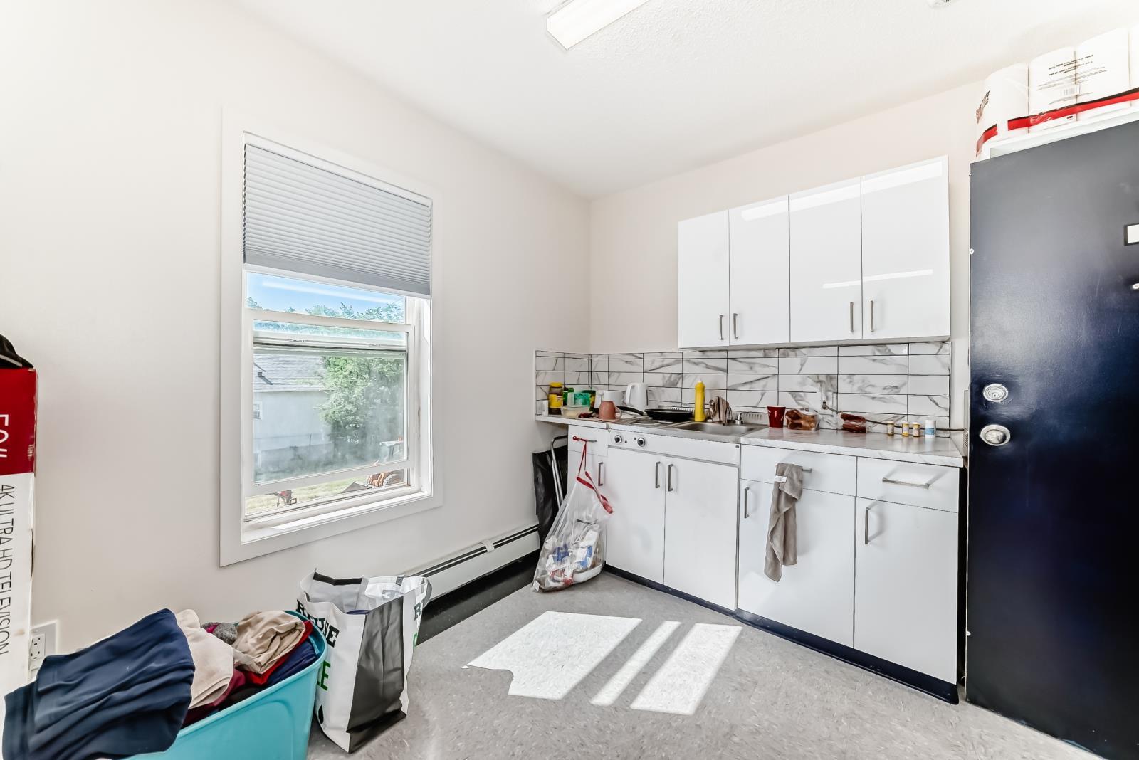 10732 96 Street, Edmonton, AB - Indoor Photo Showing Kitchen