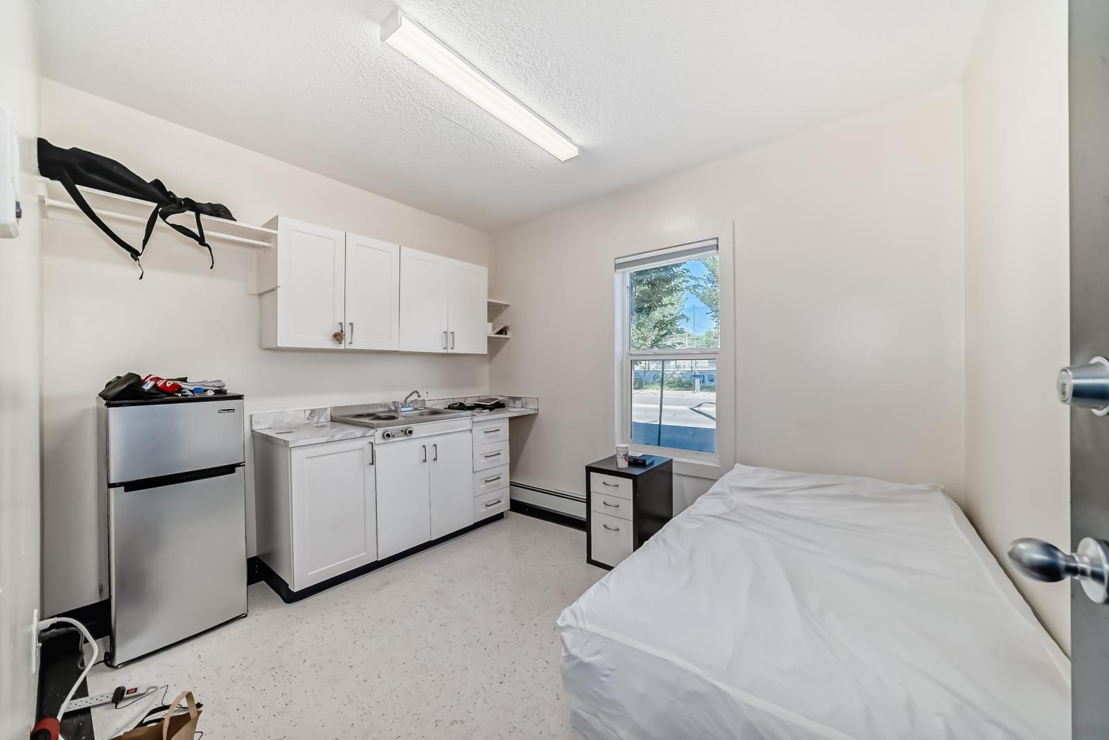 10732 96 Street, Edmonton, AB - Indoor