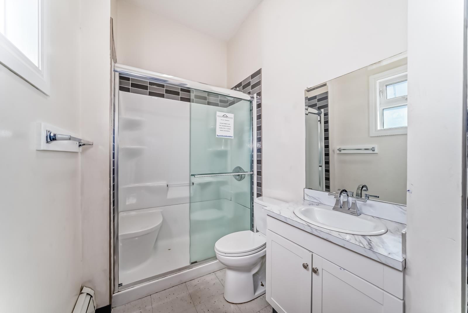 10732 96 Street, Edmonton, AB - Indoor Photo Showing Bathroom