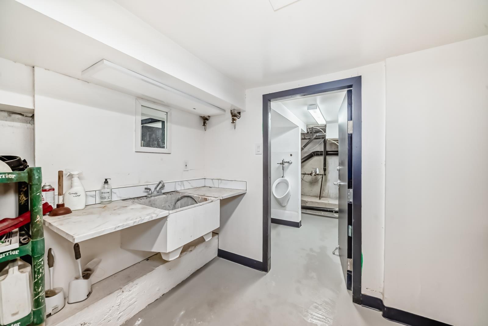 10732 96 Street, Edmonton, AB - Indoor