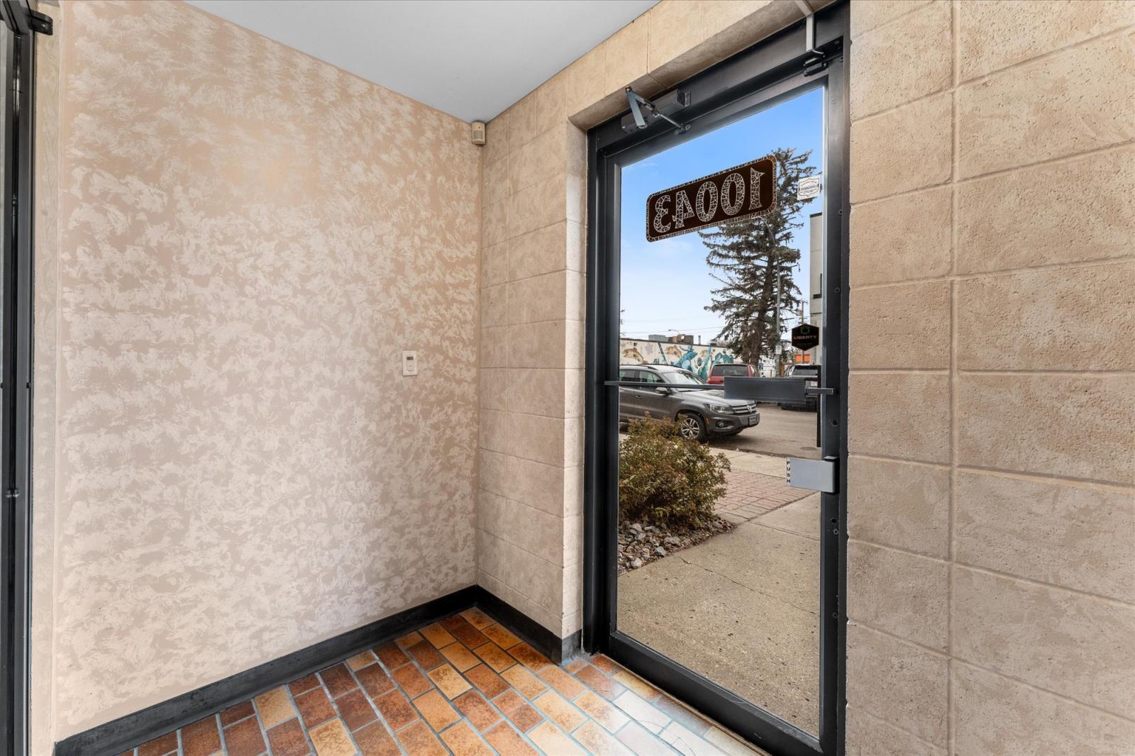 10041 81 Ave Nw, Edmonton, AB