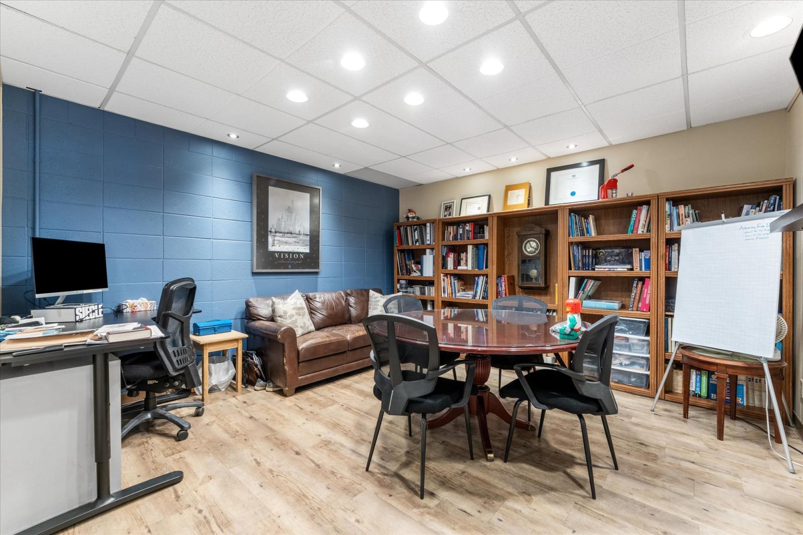 10041 81 Ave Nw, Edmonton, AB