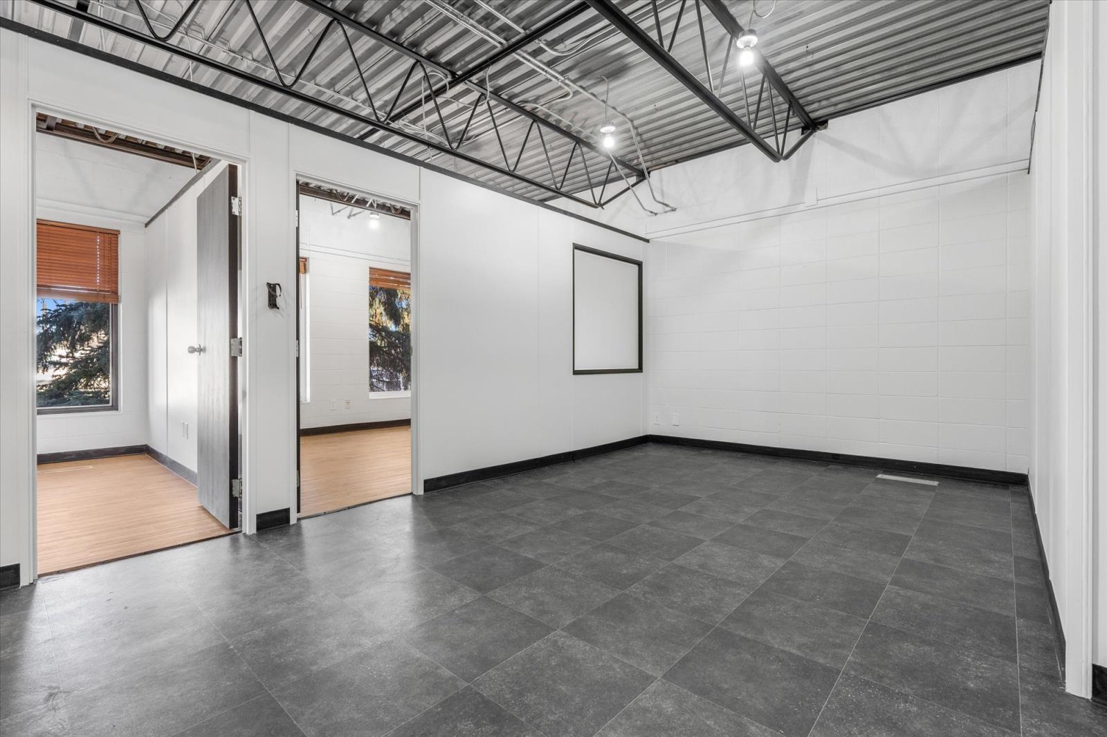 10041 81 Ave Nw, Edmonton, AB